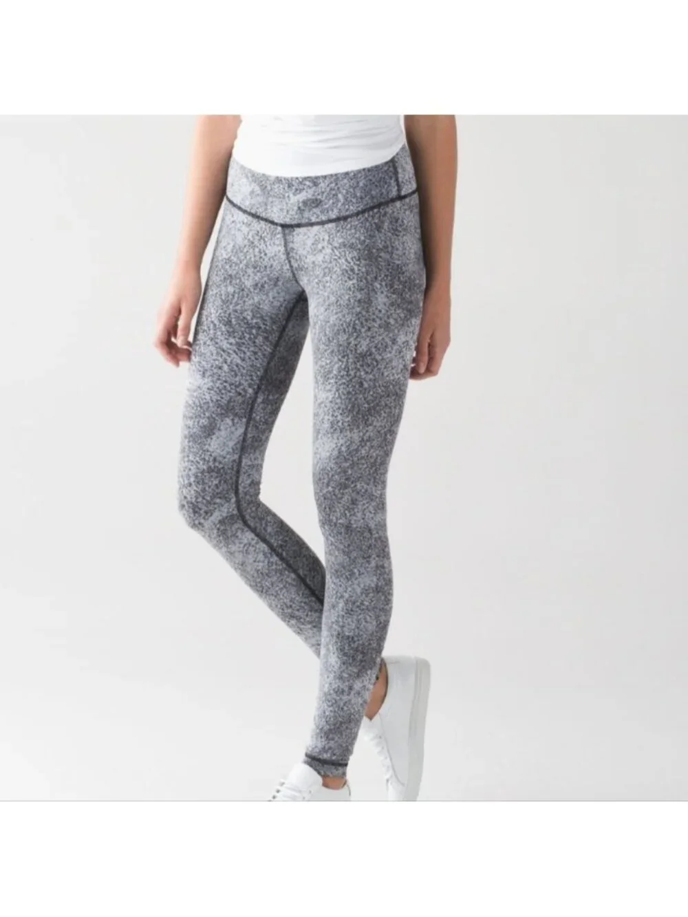 Lululemon Wunder Under Pant (Hi-Rise) Luon Spray Jacquard White Black